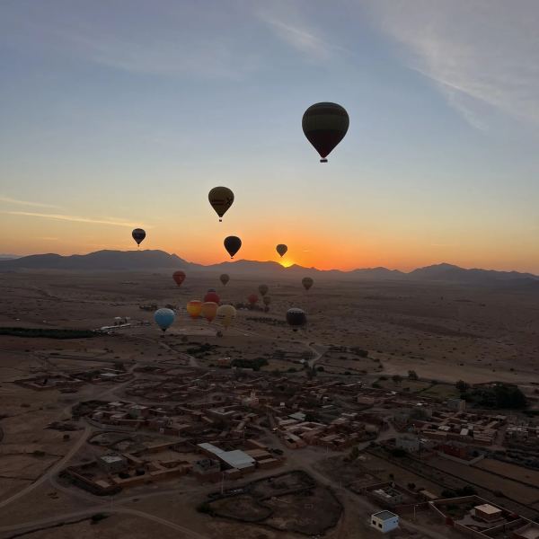 Vol en Montgolfière au Lever du Soleil