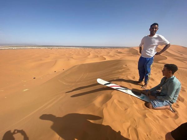 Sandboarding dans les Dunes du Sahara