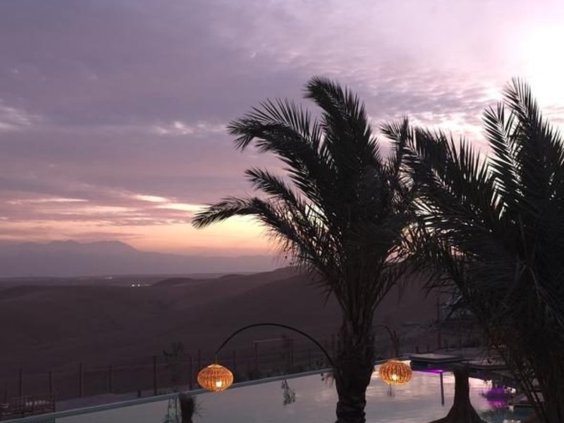 Couchers de soleil & piscine — désert d'Agafay, Marrakech